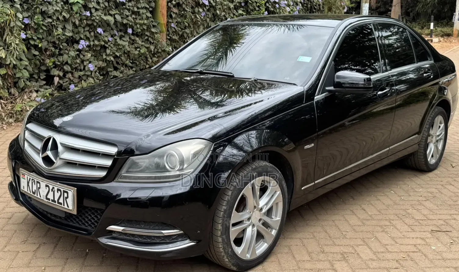 Mercedes-Benz C200 2011 Black