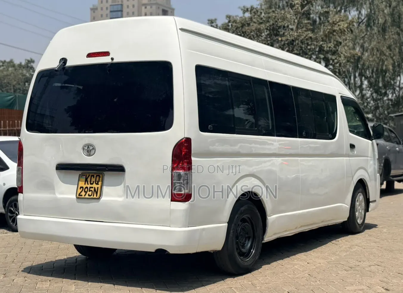 Toyota HiAce 2013 White
