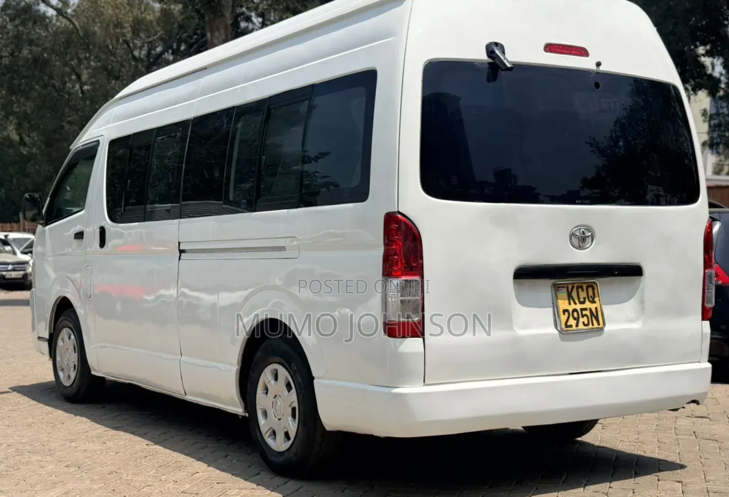 Toyota HiAce 2013 White