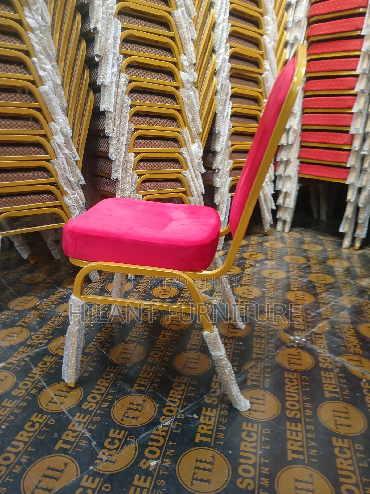 Red Velvet Heavy-Duty Conference Banquet Chair