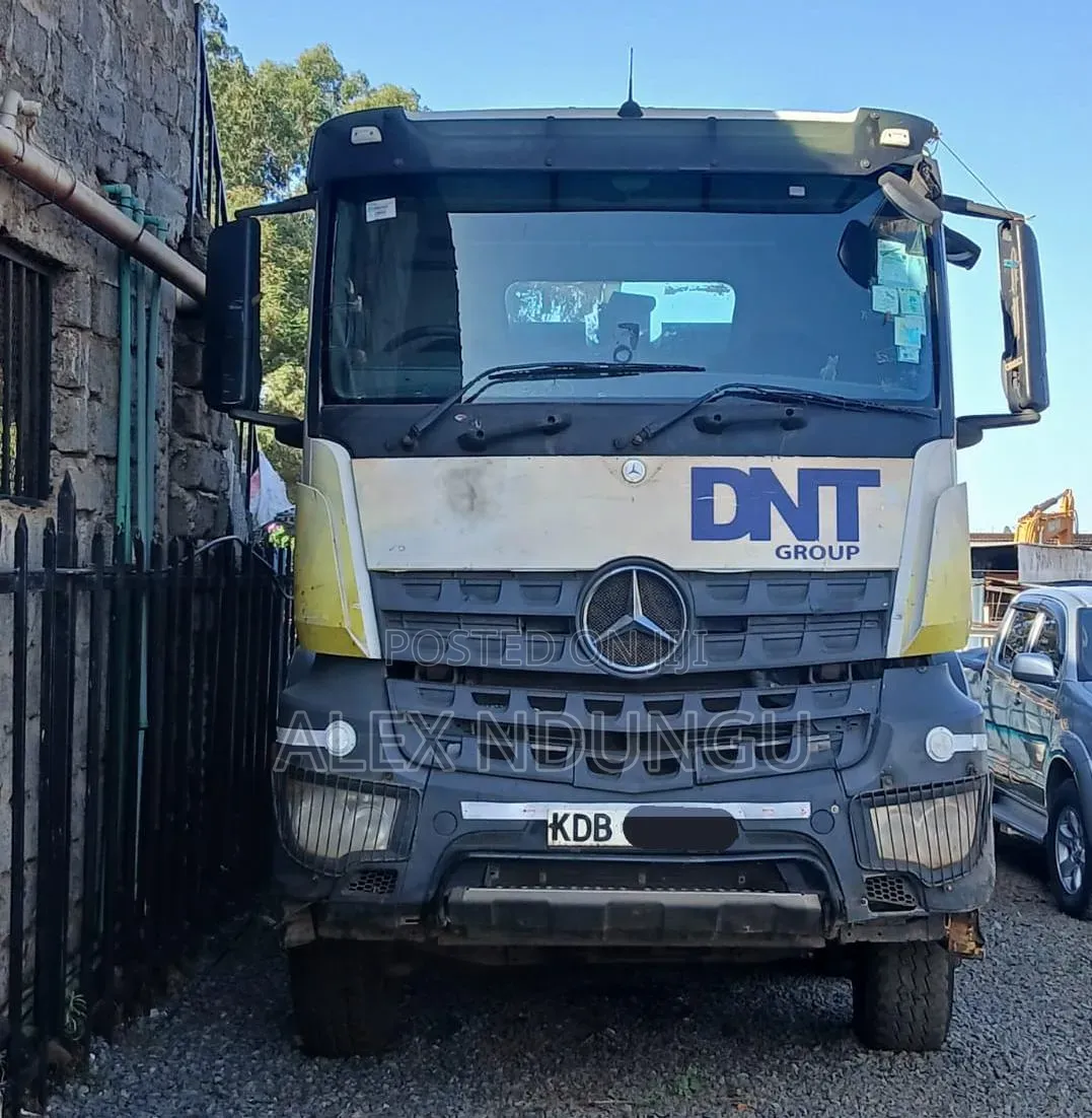 Mercedes Benz Actros 3340