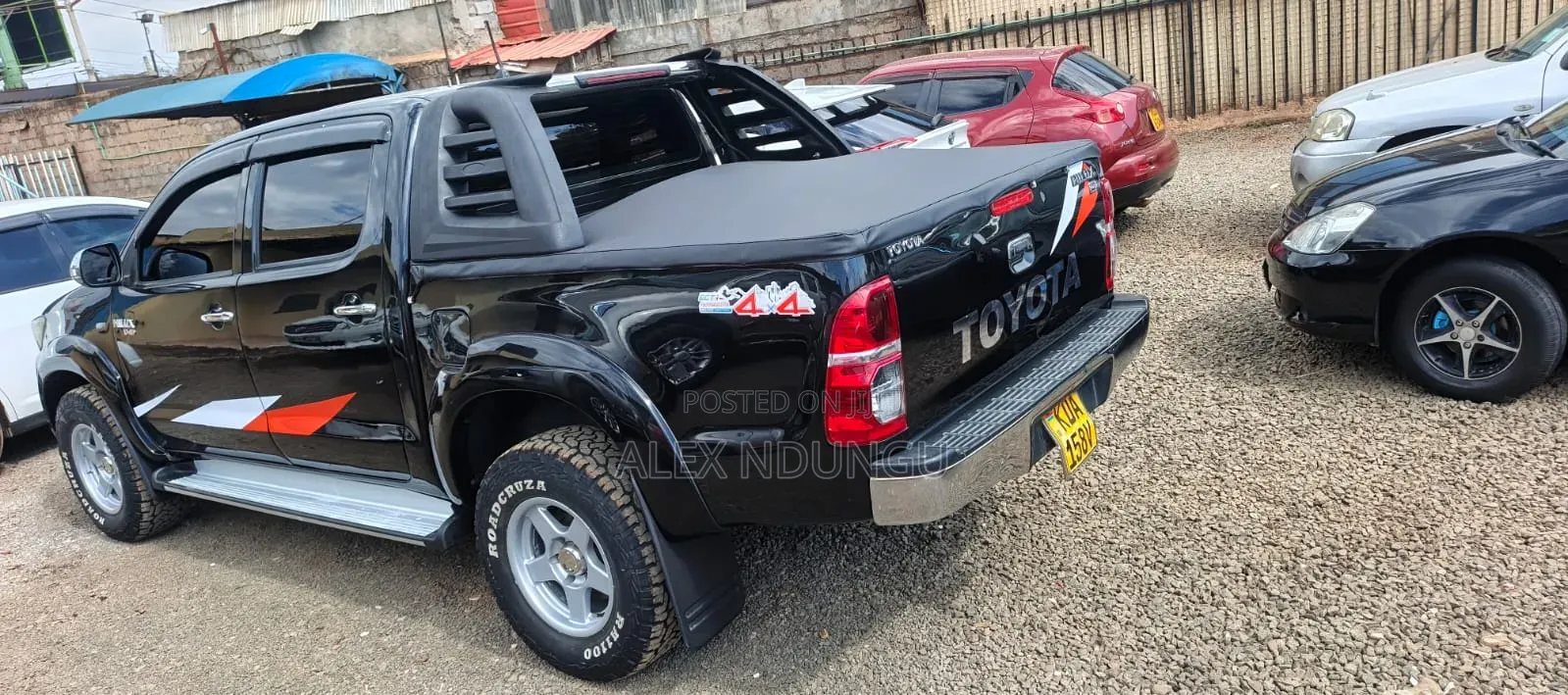 Toyota Hilux 2013 Black