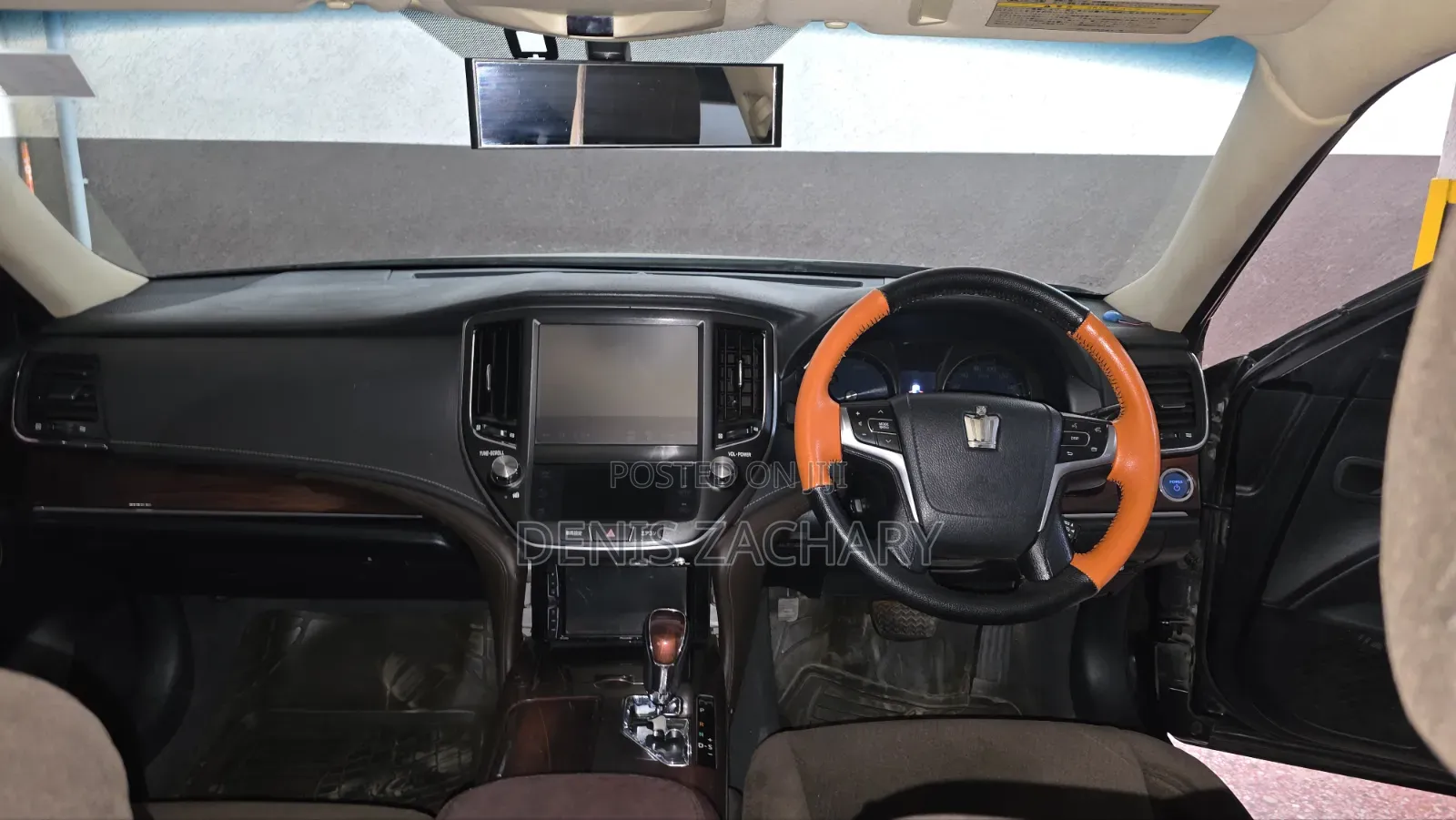 Toyota Crown 2015 Black