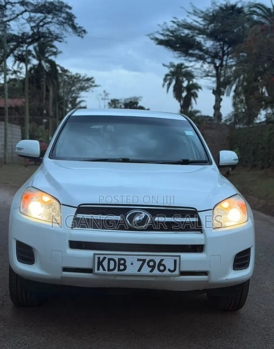 Toyota RAV4 2013 White