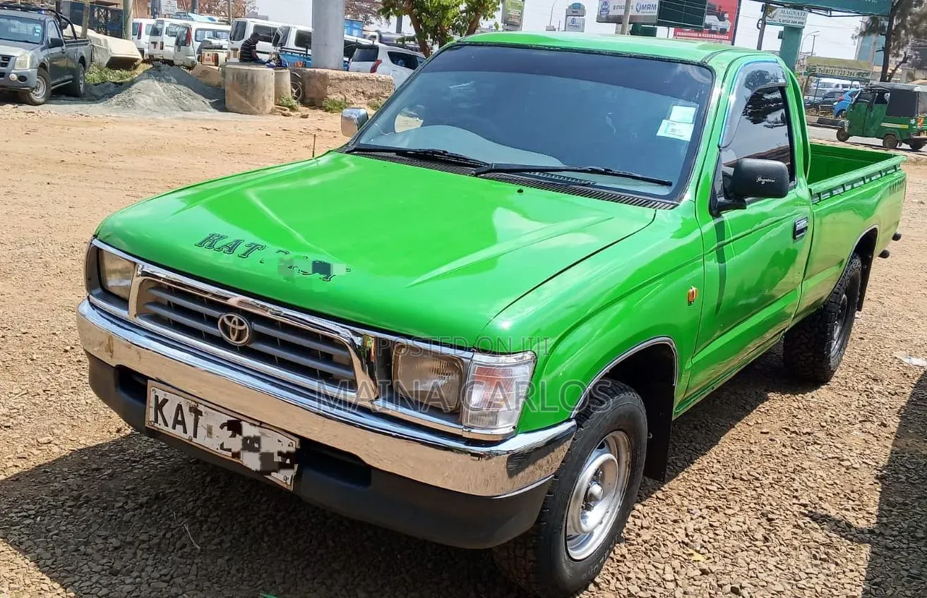 Toyota Hilux 2004 Green