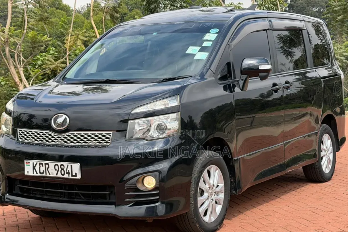 Toyota Voxy 2011 Black