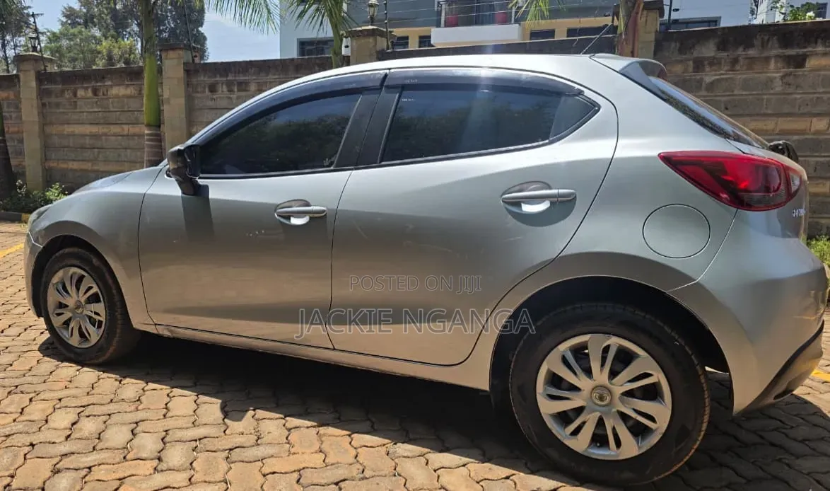 Mazda Demio 2016 Silver