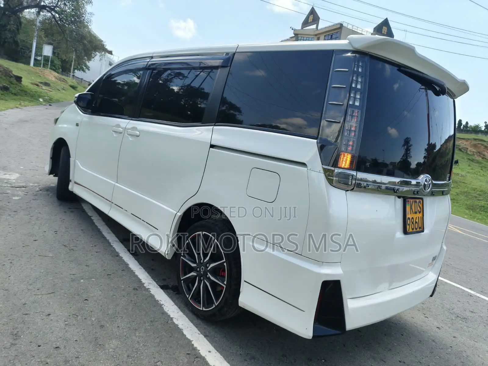 Toyota Voxy 2017