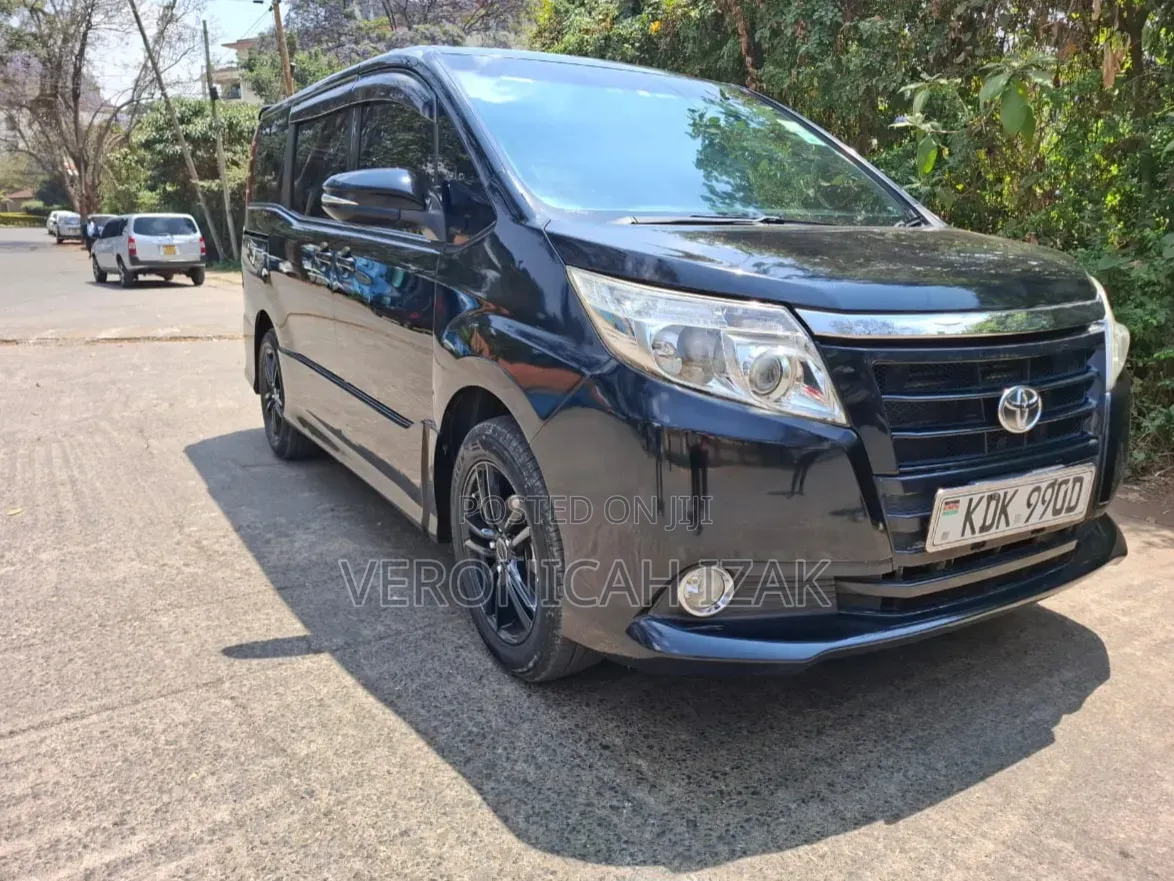 Toyota Noah 2015 Black