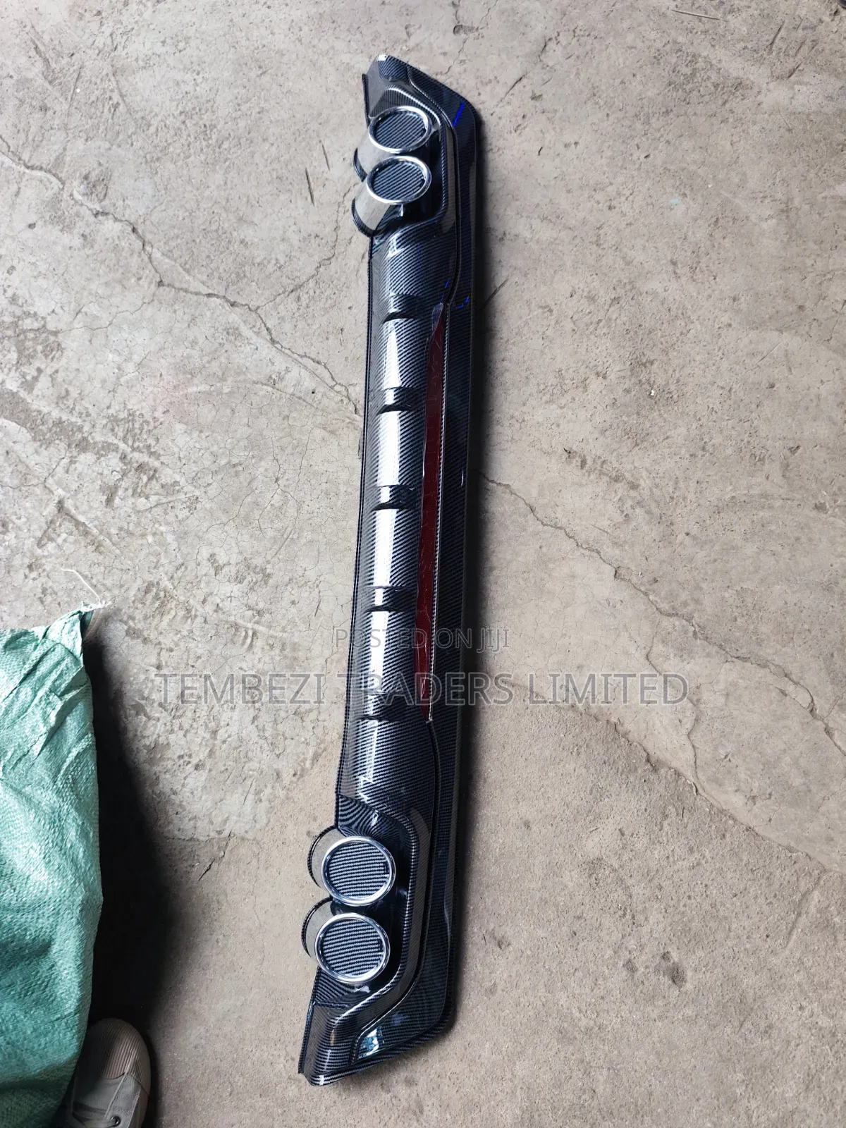 Universal Carbon Fiber Rear Bumper Diffuser With Quad Exhaust Tips