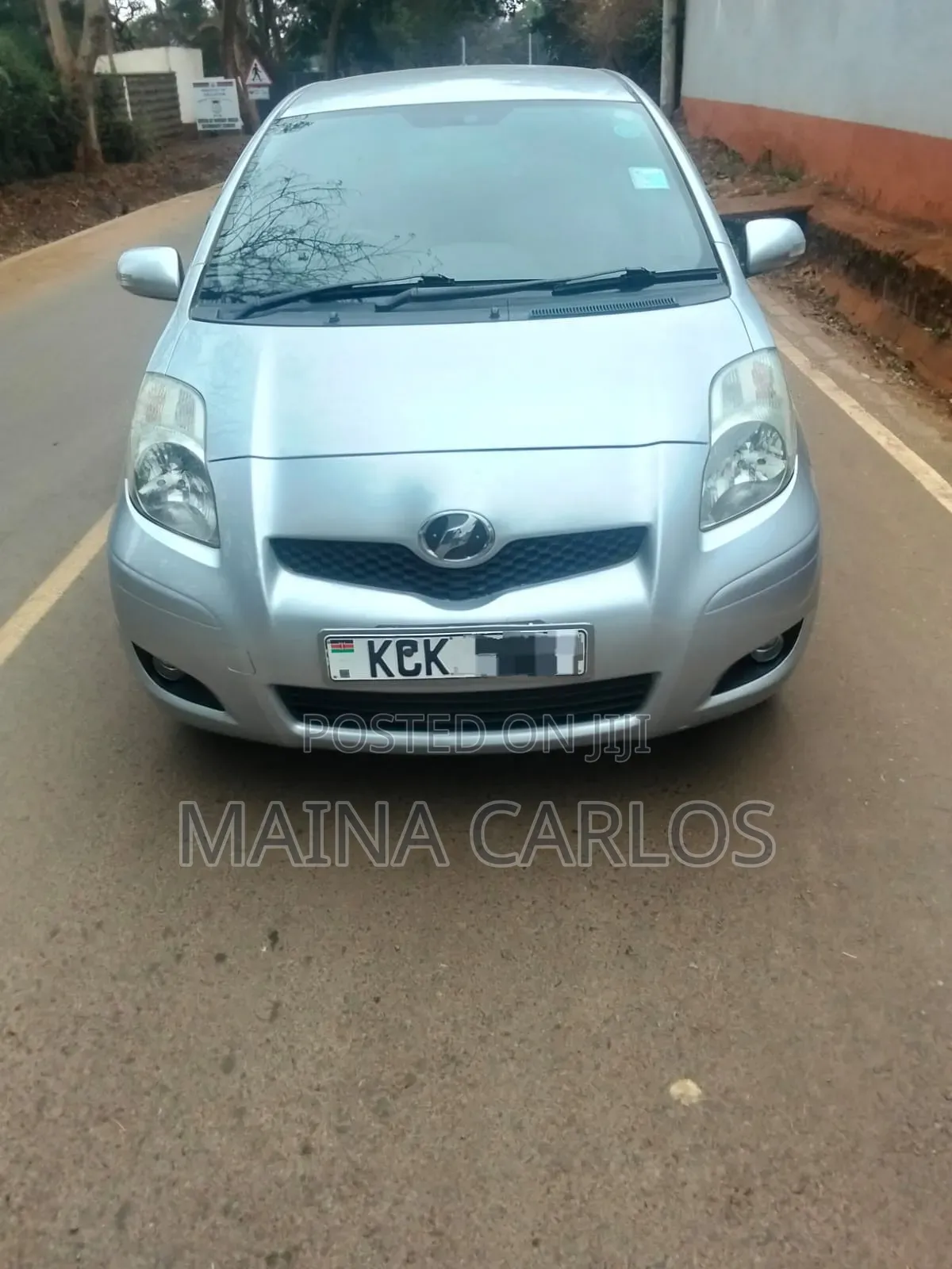 Toyota Vitz 1.3 AWD 3dr 2011 Silver