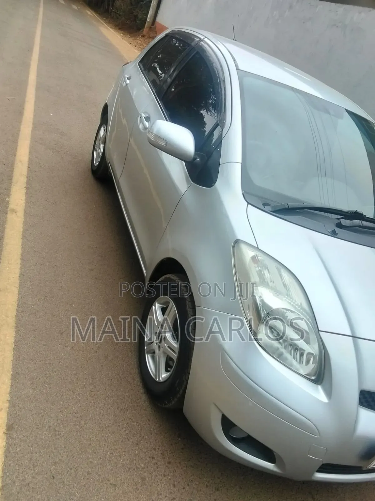 Toyota Vitz 1.3 AWD 3dr 2011 Silver