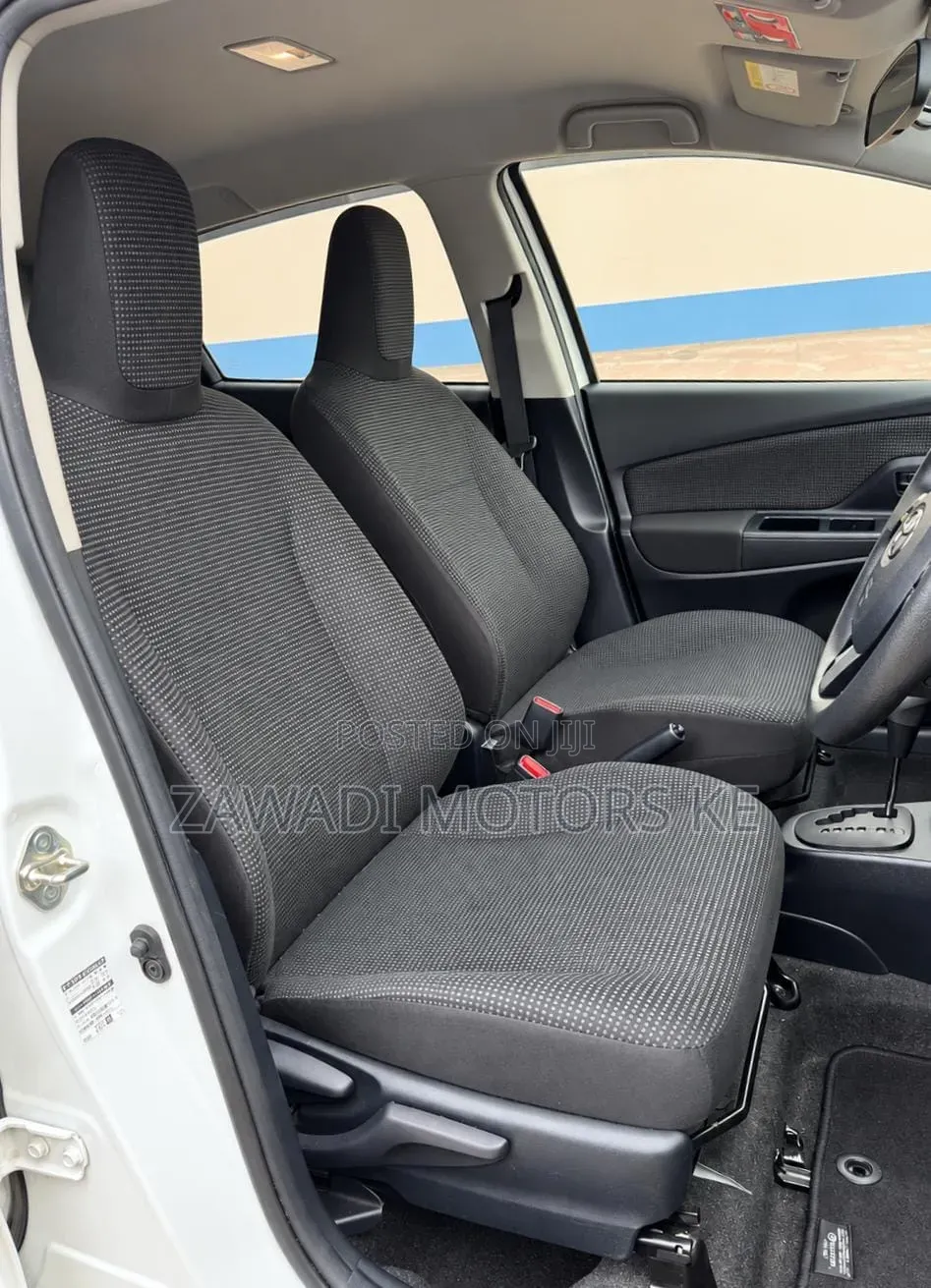 Toyota Vitz 1.5 FWD Hybrid 5dr 2019 Off white