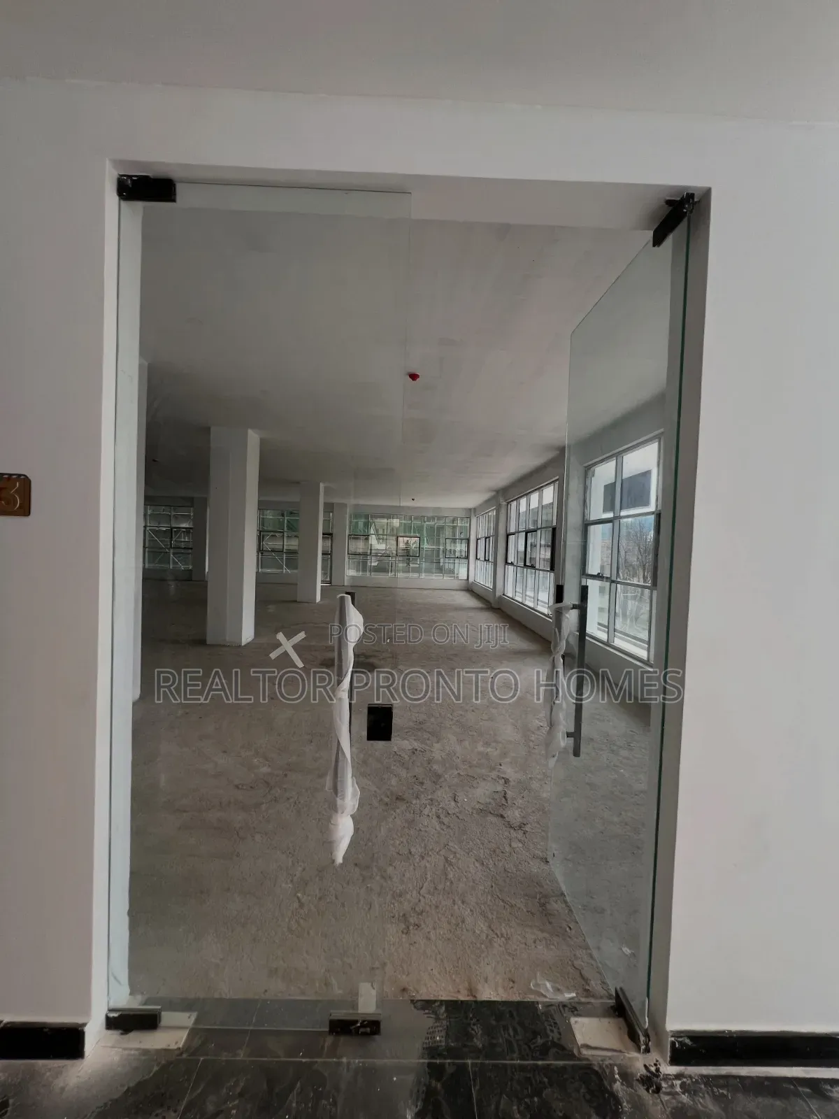 Premium Grade a Office Space |
(From 3,000 to 50,000 Square Feet)