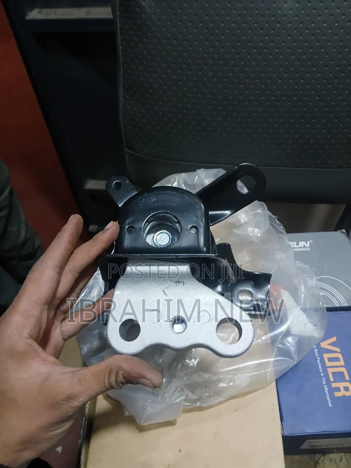 Noah Voxy Right Engine Mounting