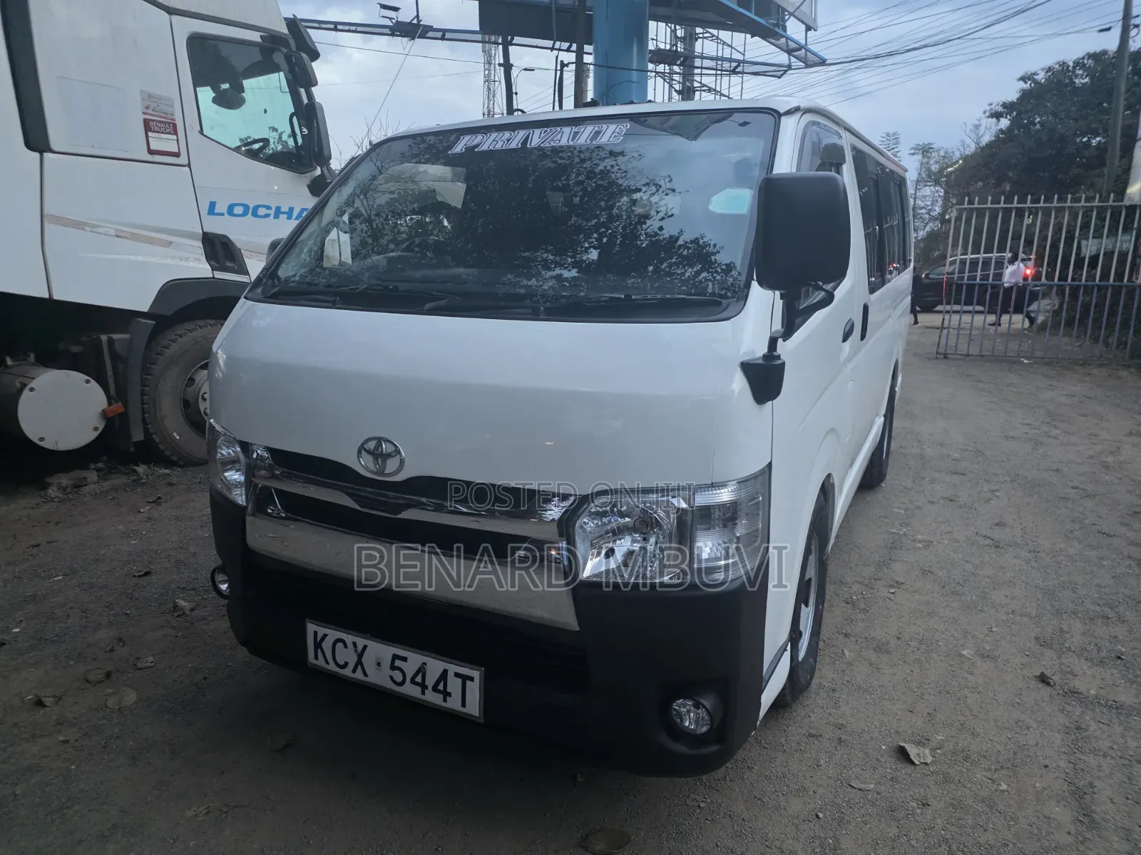 Toyota HiAce 2014 White