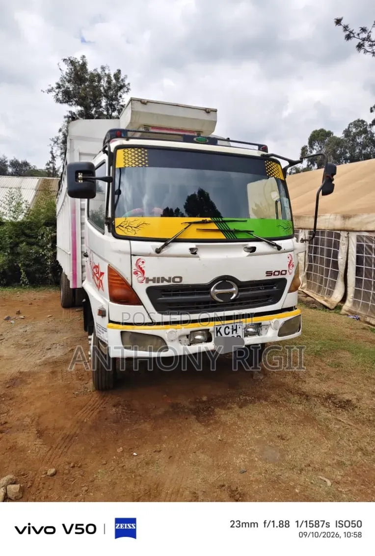 Hino 500 Truck 2009 White