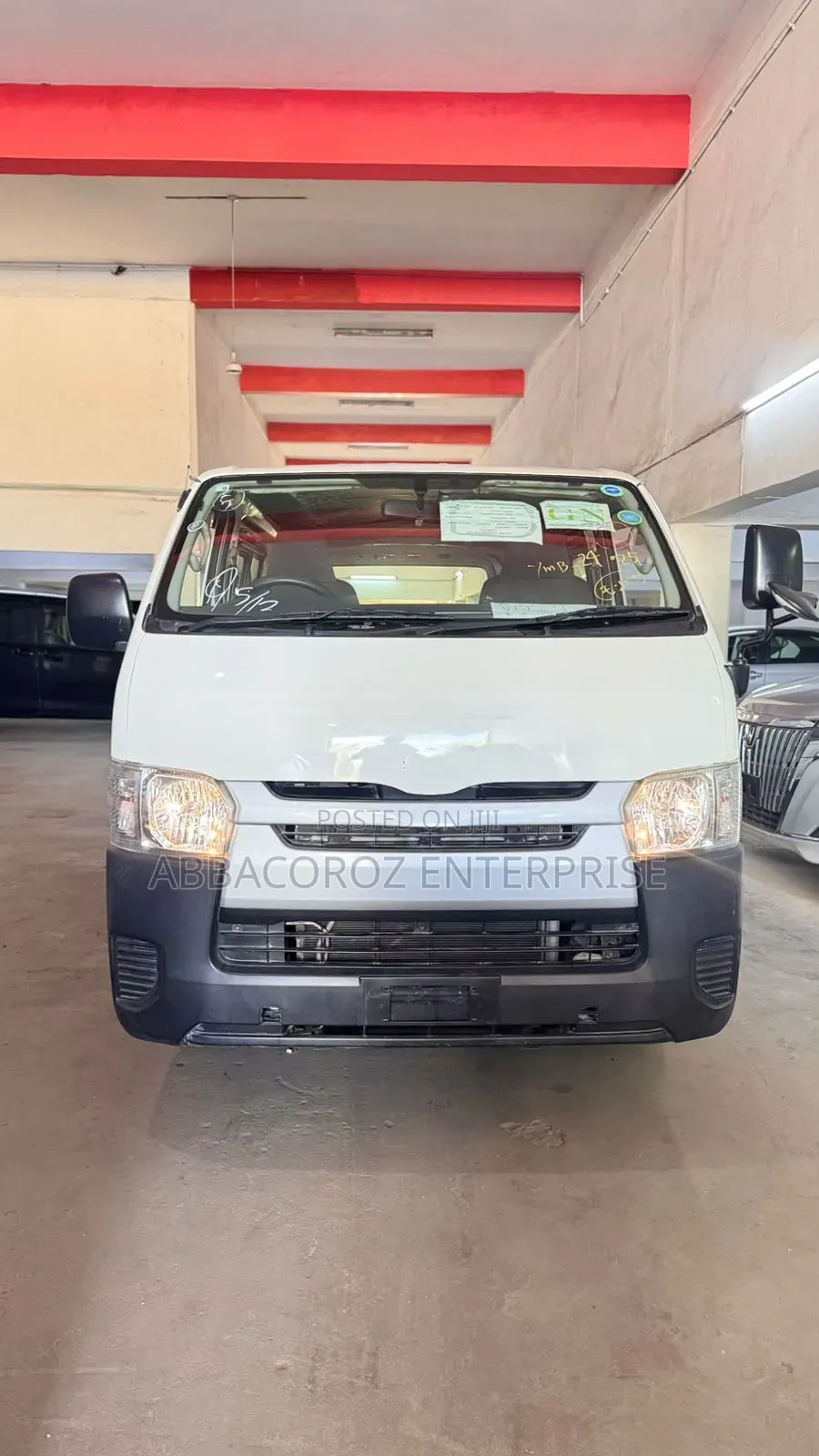 Toyota HiAce 2019 White