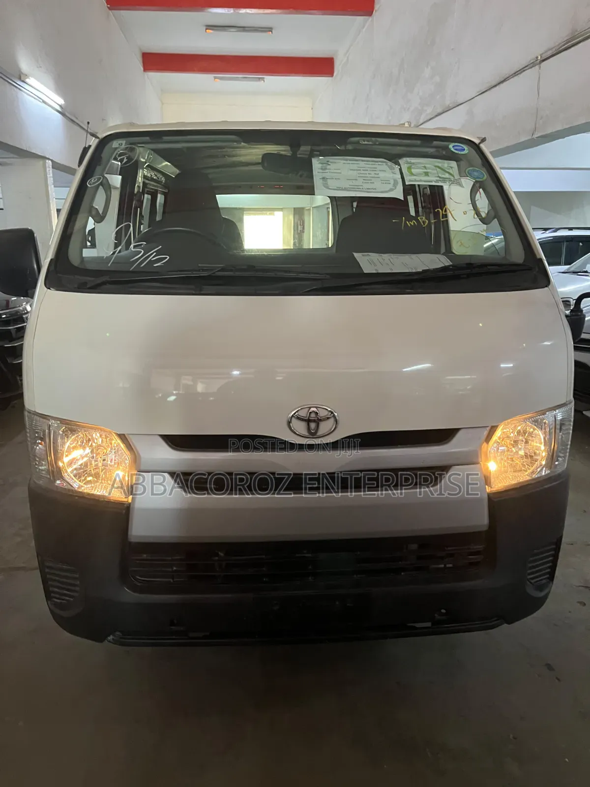 Toyota HiAce 2019 White