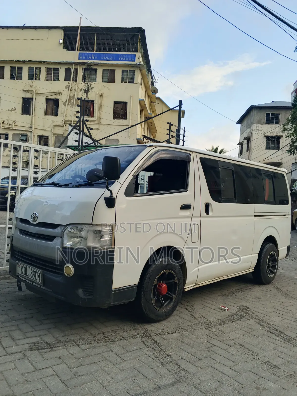 Toyota HiAce 2017 White