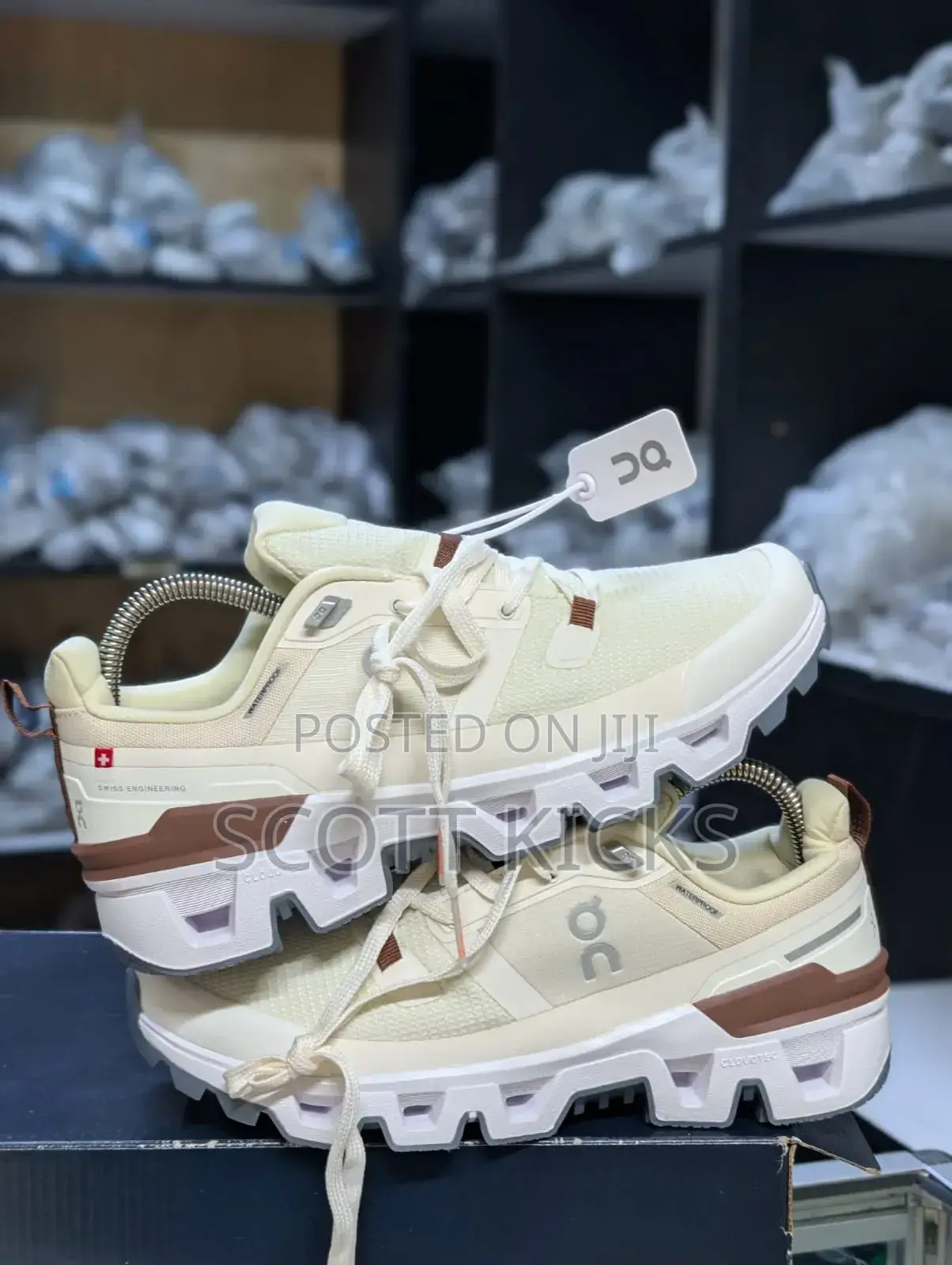 Qc on Running Cloudwander Waterproof Sneakers