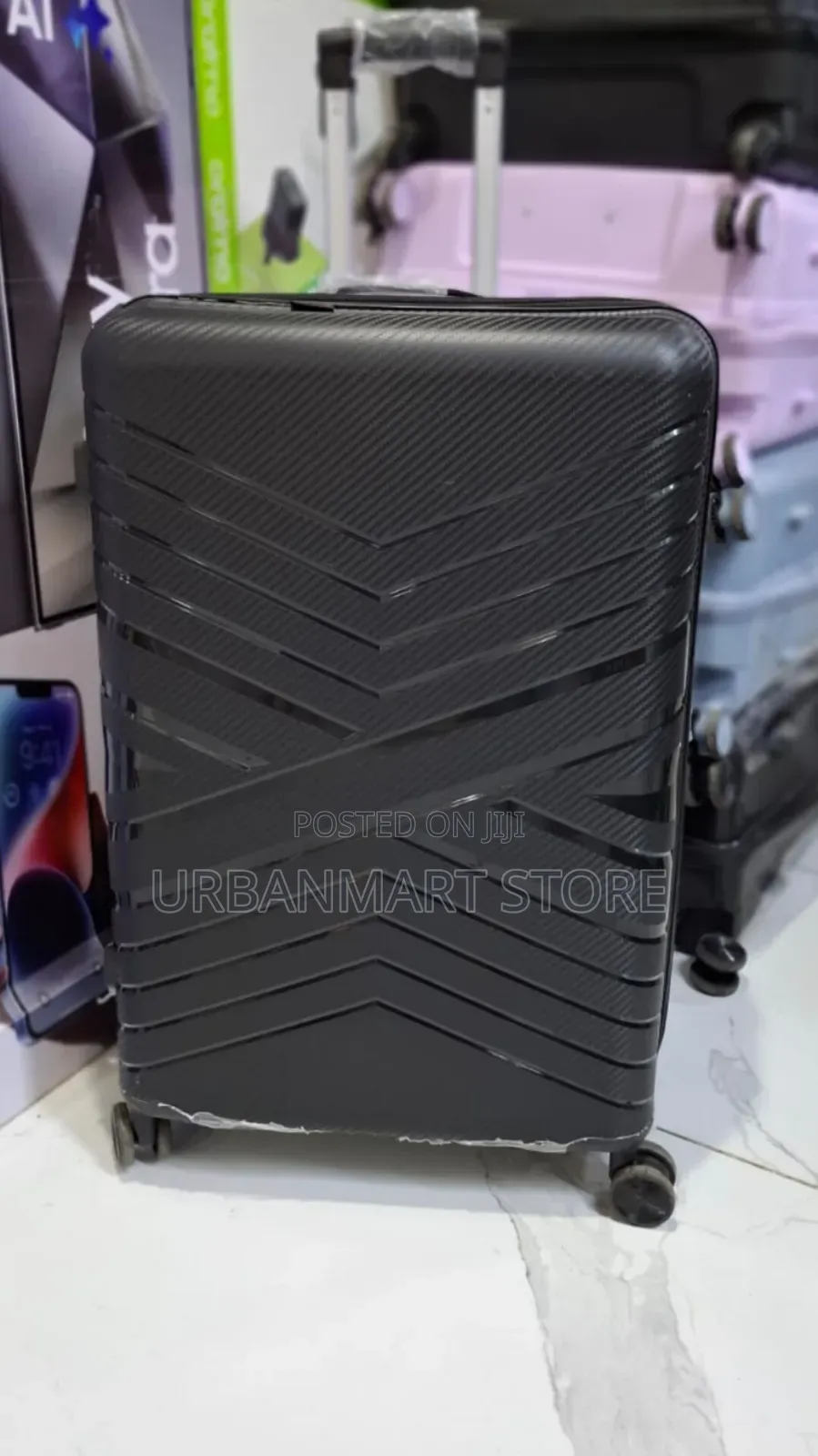 Big Brand New Large 72CM Suitcase With 360° Spinning Wheels