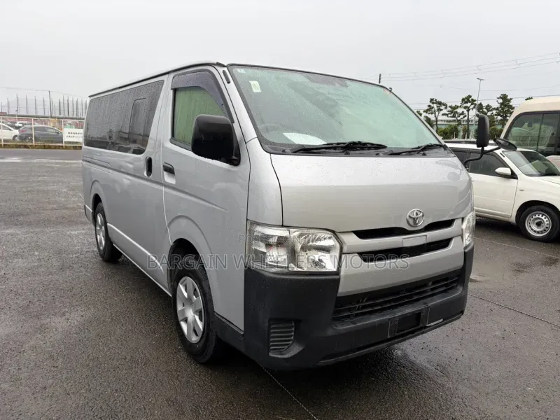 Toyota HiAce 2019 Silver