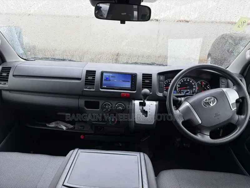 Toyota HiAce 2019 Silver