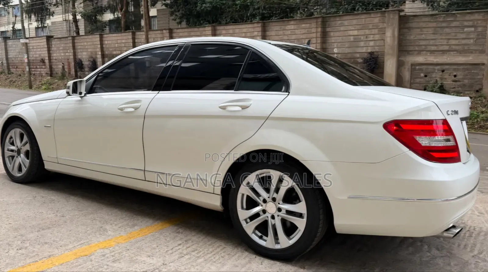Mercedes-Benz C200 2011 White