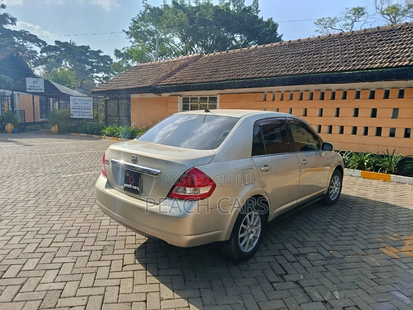 Nissan Tiida 2007 Brown
