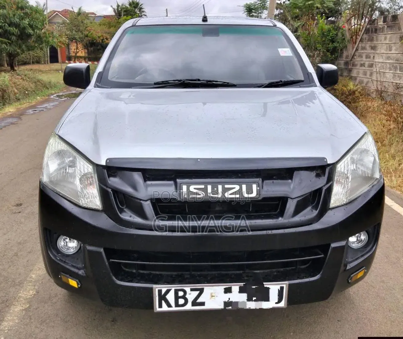 Isuzu D-MAX 2013 Gray