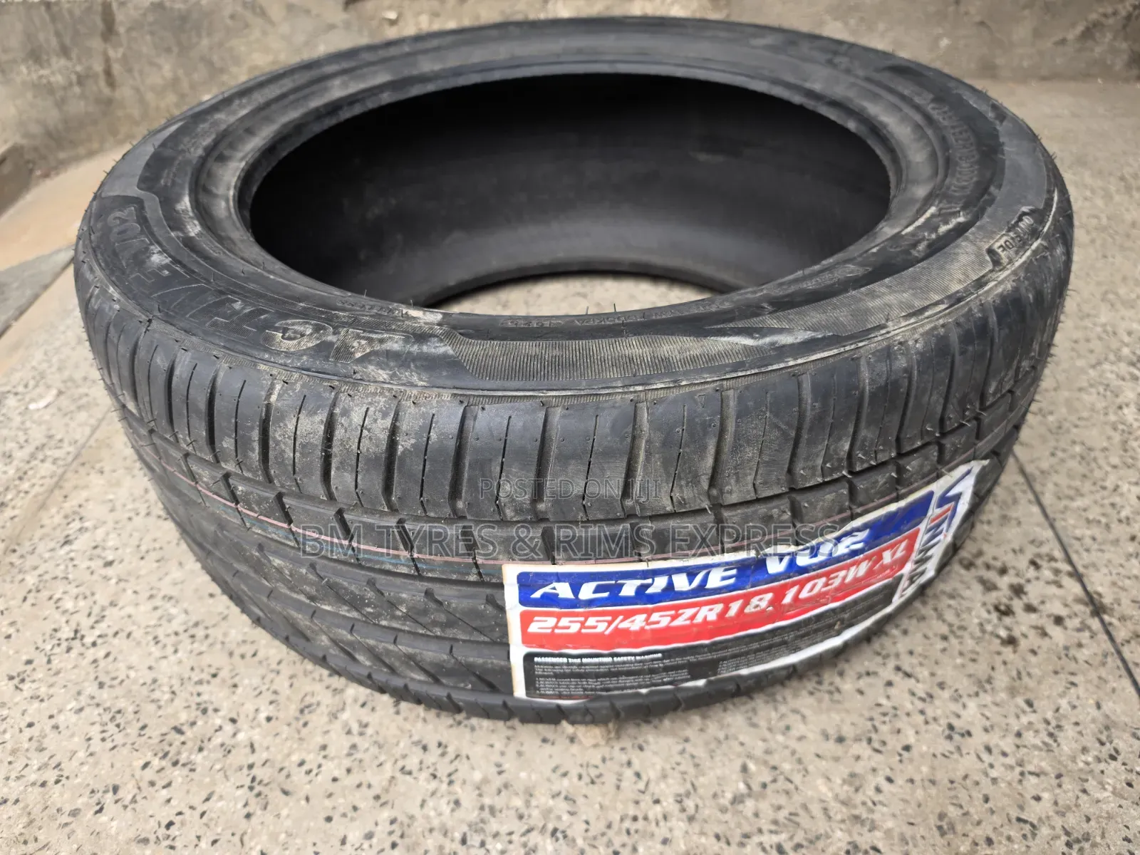 255 /45 R18 Vinmax