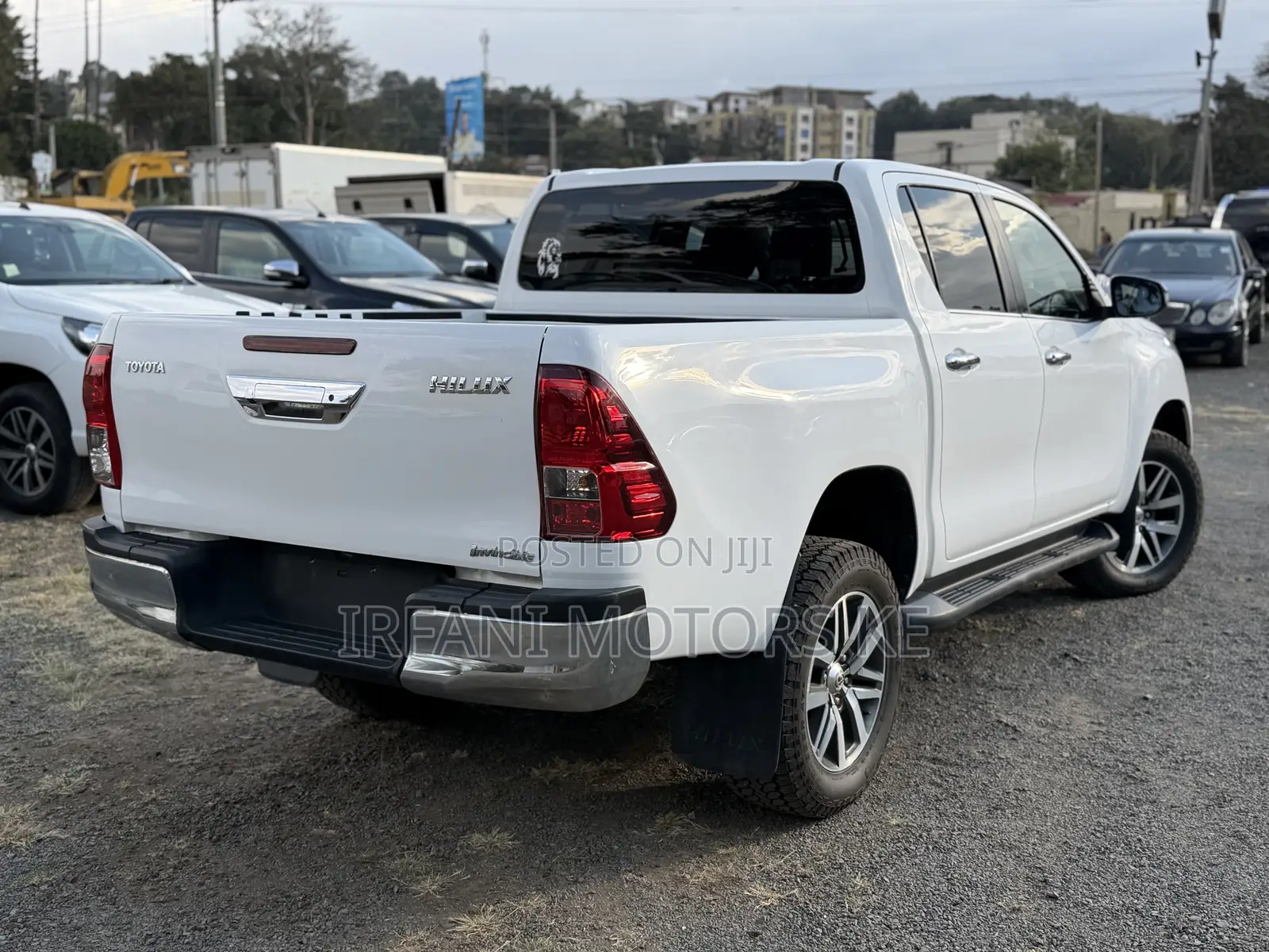 Toyota Hilux Revo Double Cab Deisel 2.4 AWD 2018 White