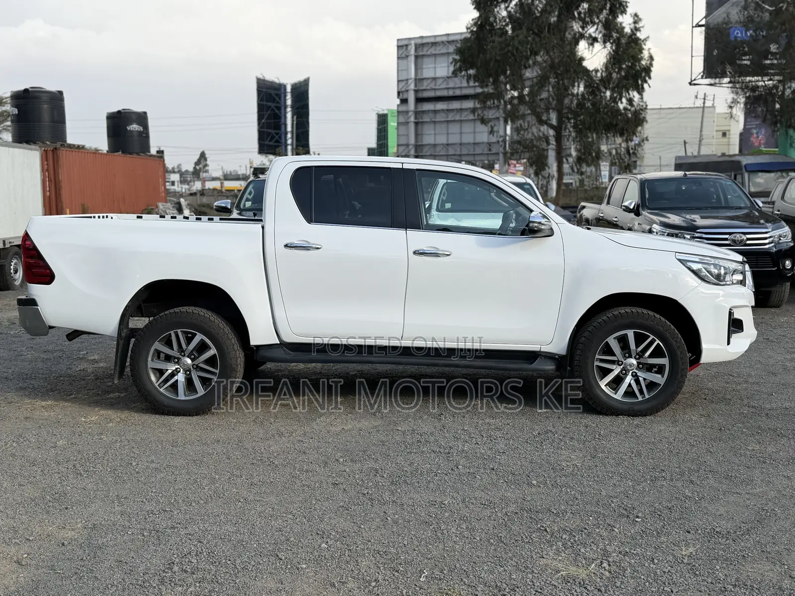 Toyota Hilux Revo Double Cab Deisel 2.4 AWD 2018 White