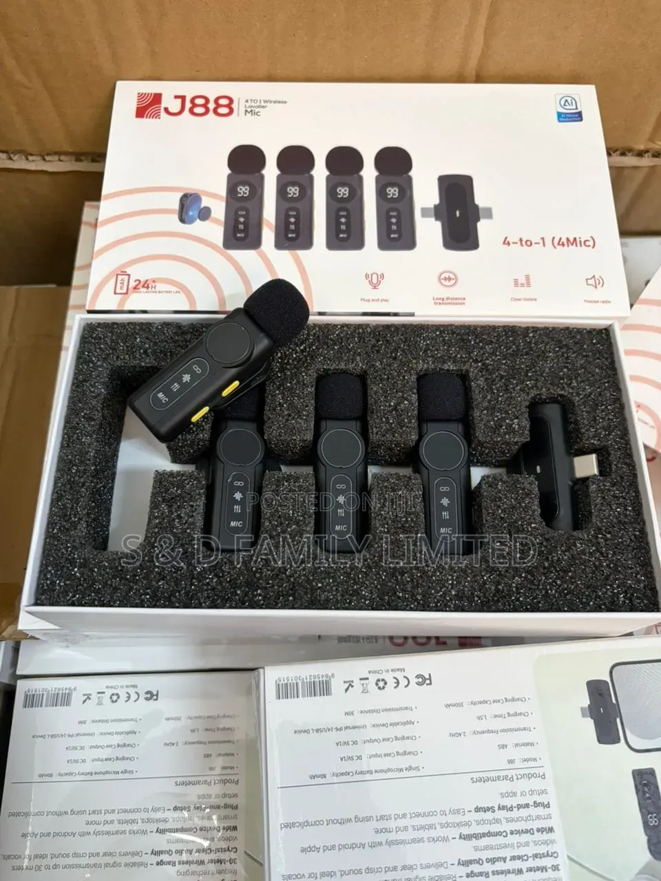 J88 Four in 1 Wireless Lavalier Phone Microphone