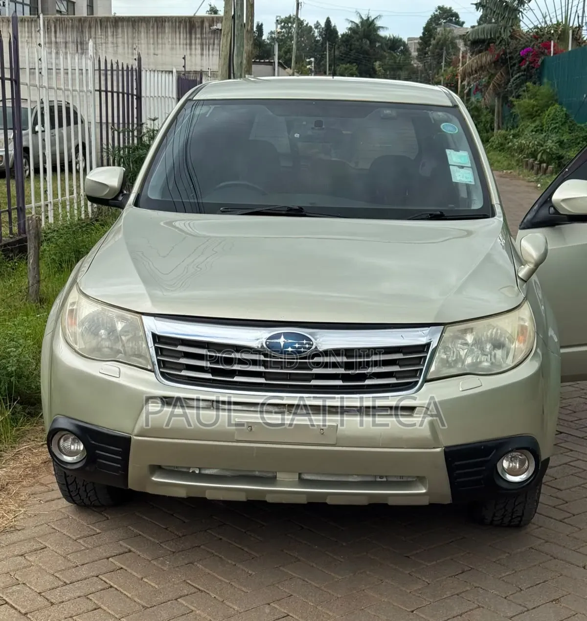 Subaru Forester 2010 Gold