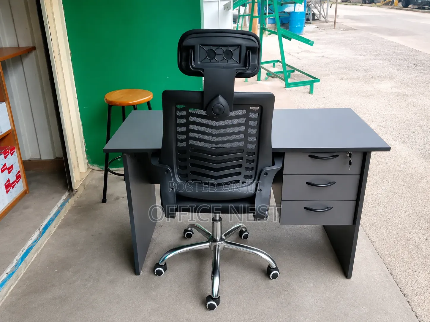 Modern Office Desk With Ergonomic Swivel Chair