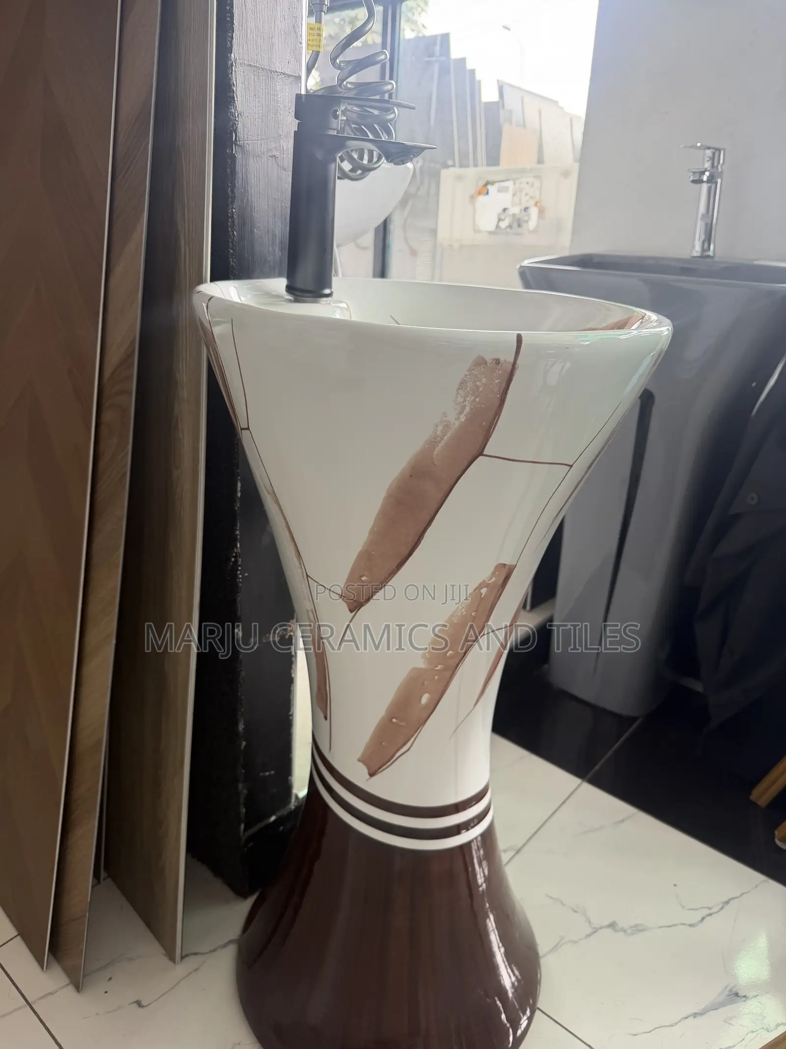 Stand Alone Washhand Basin