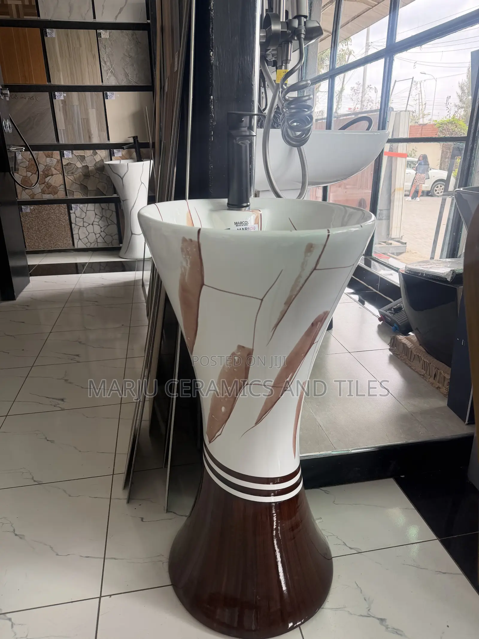 Stand Alone Washhand Basin