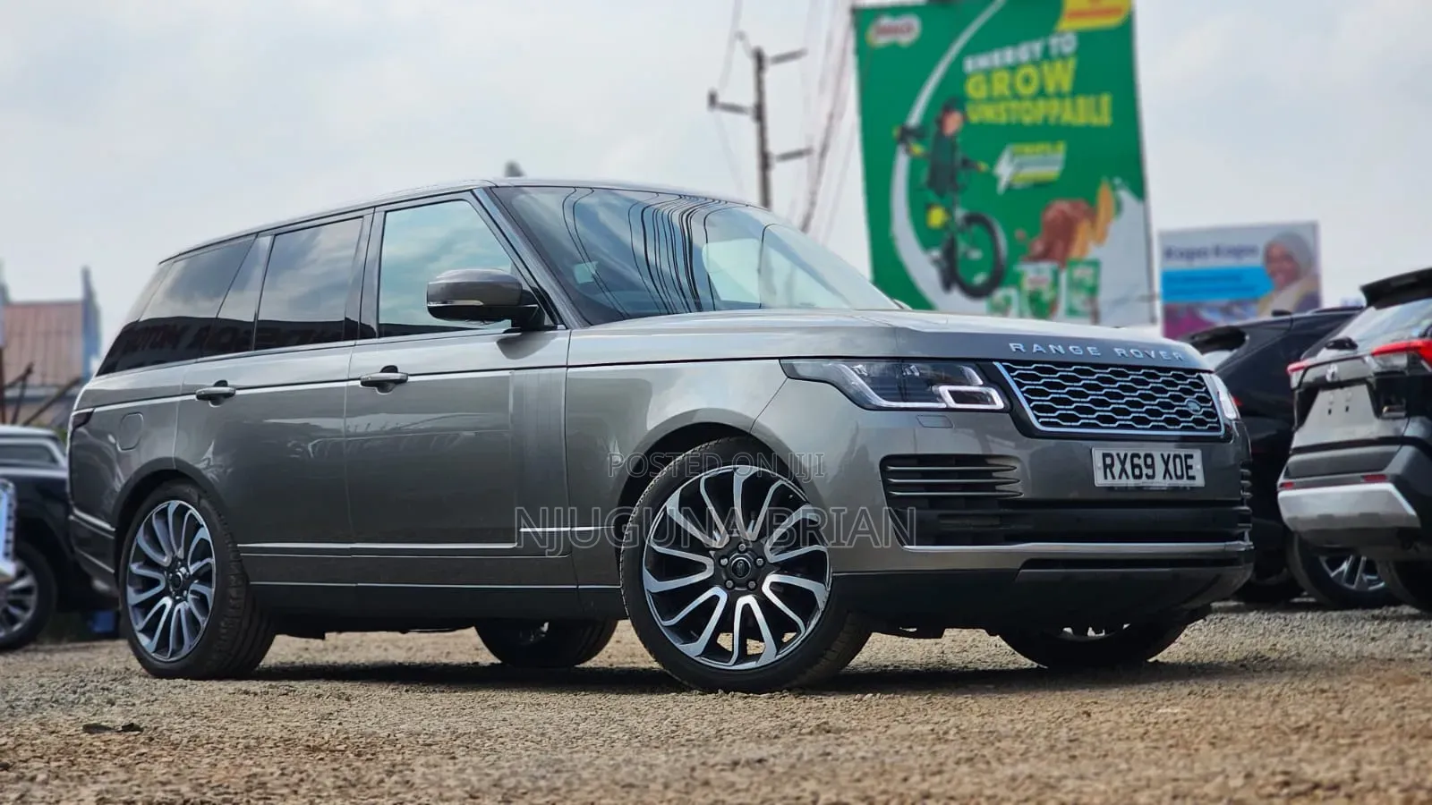 Land Rover Range Rover Vogue 2020 Gold