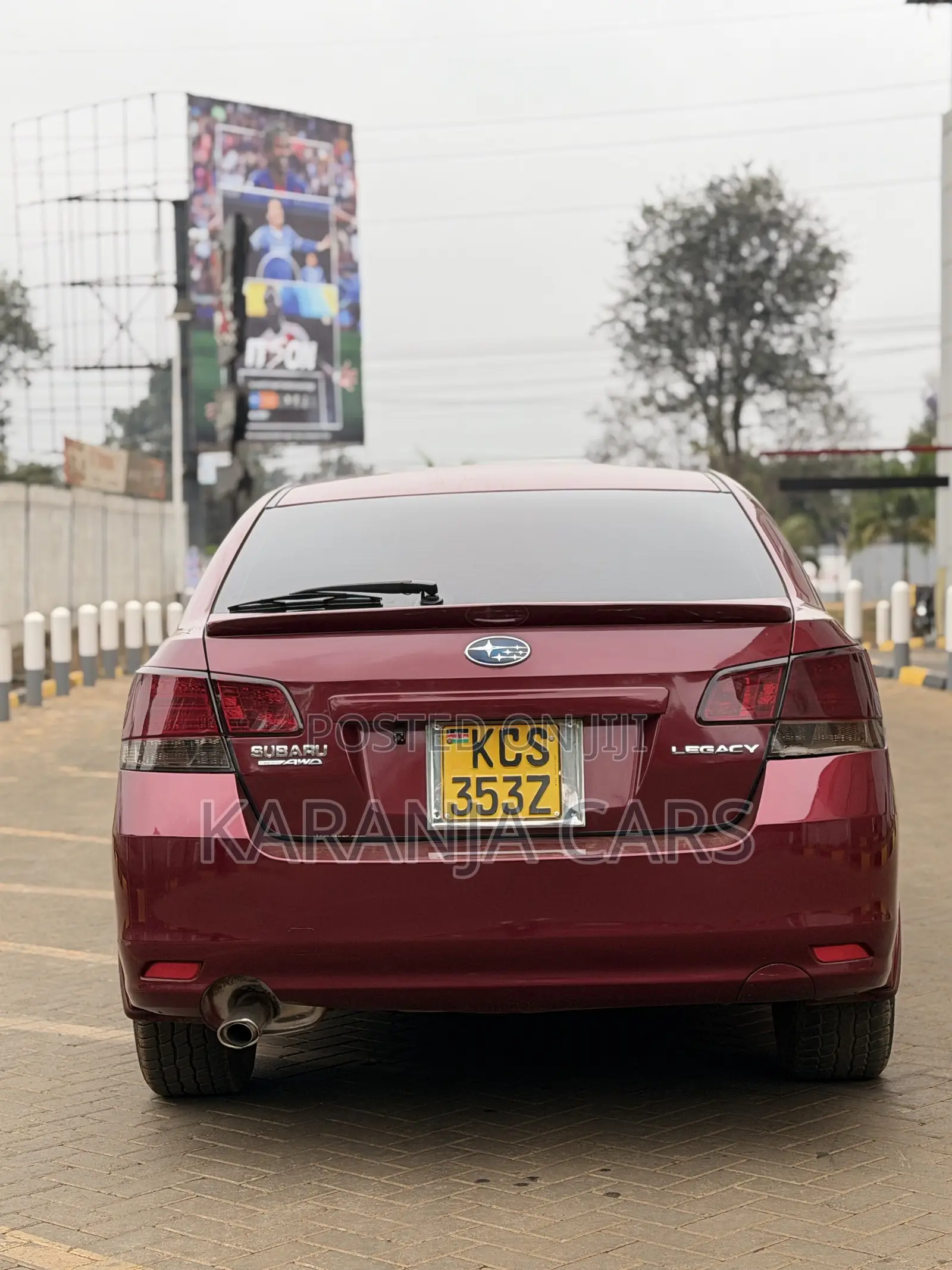 Subaru Legacy 2.5i Premium 2011 Maroon