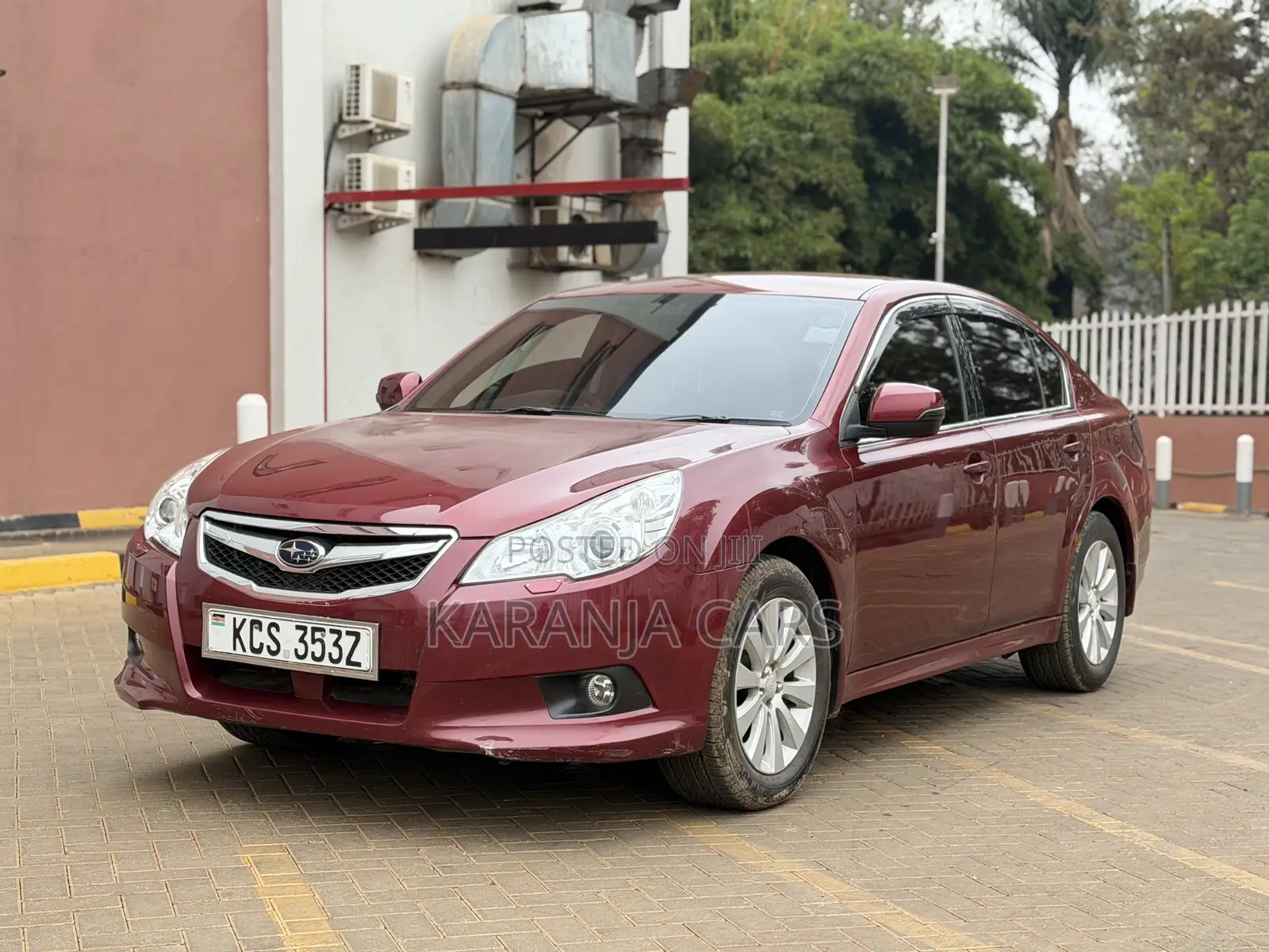Subaru Legacy 2.5i Premium 2011 Maroon