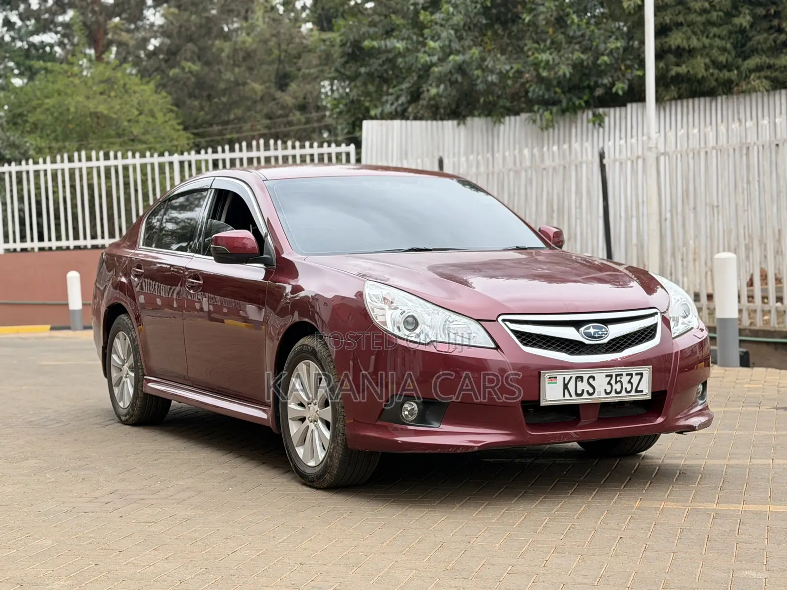 Subaru Legacy 2.5i Premium 2011 Maroon
