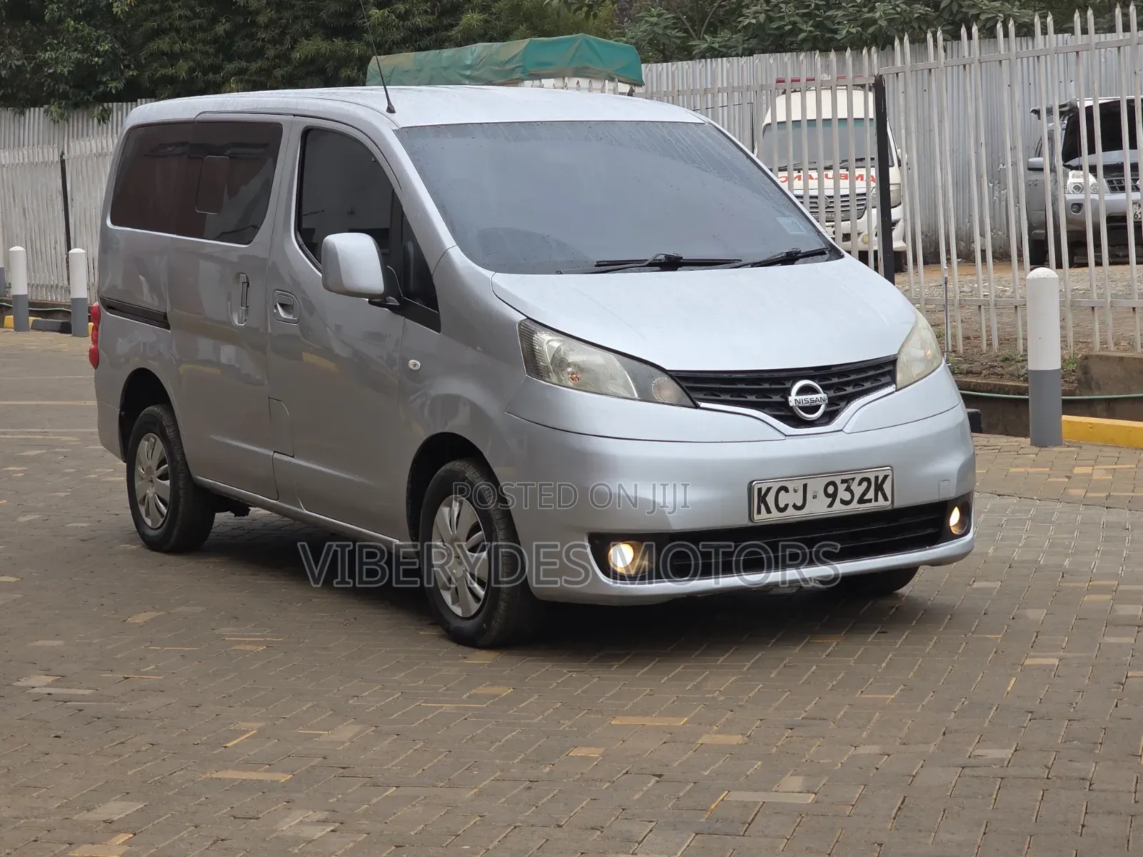 Nissan NV200 2010 Silver