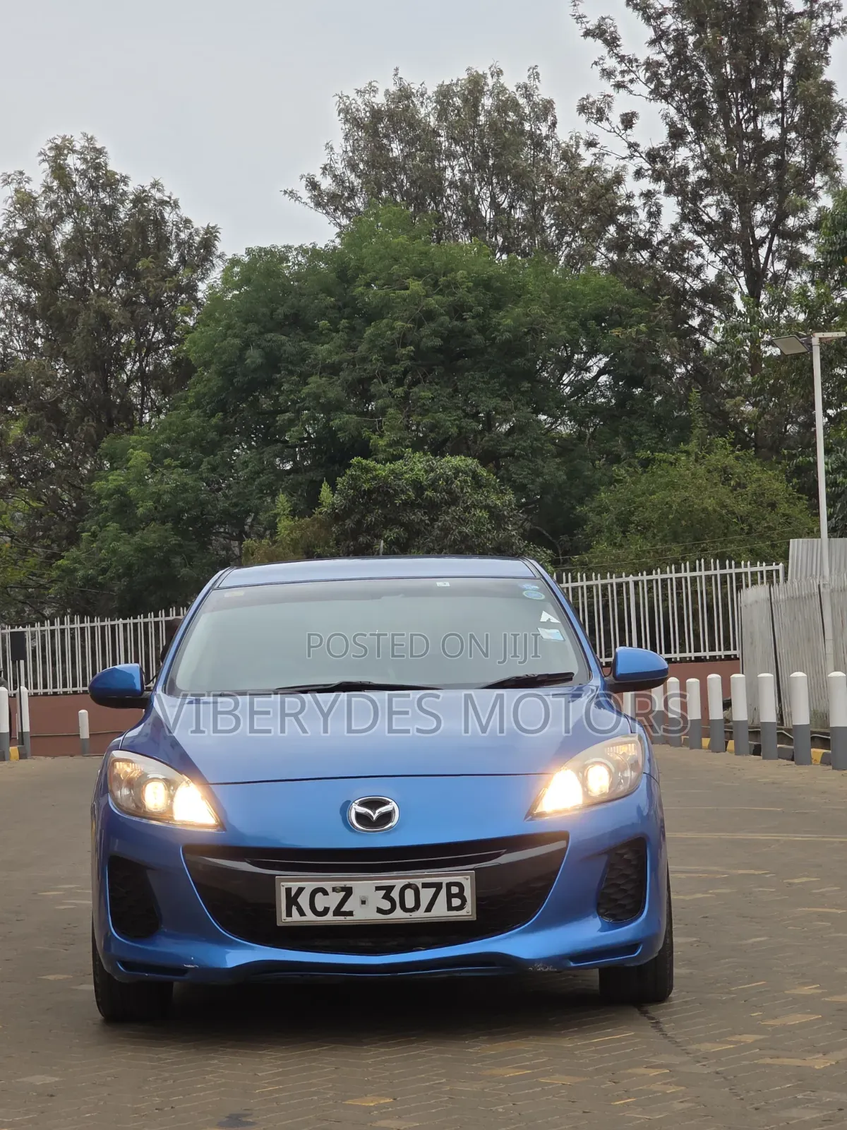 Mazda Axela 2012 Blue