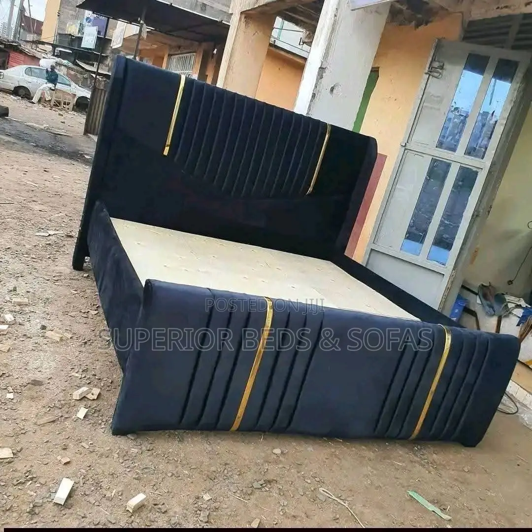 5x6 Dark Blue Winged Chester Bed: Pay on Delivery