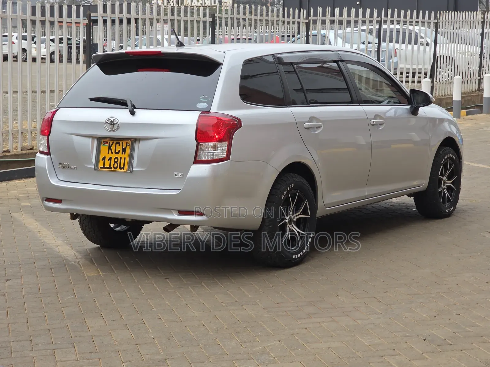 Toyota Corolla Fielder 2012 Silver