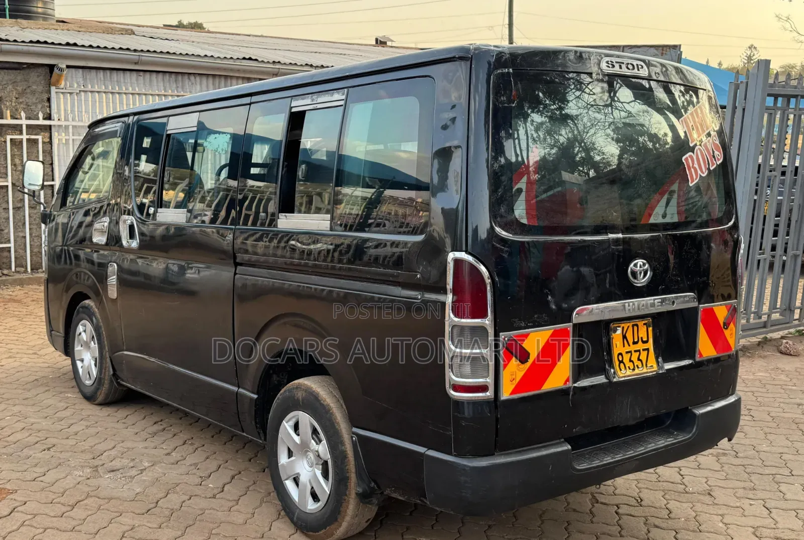 Toyota HiAce 2014 Black