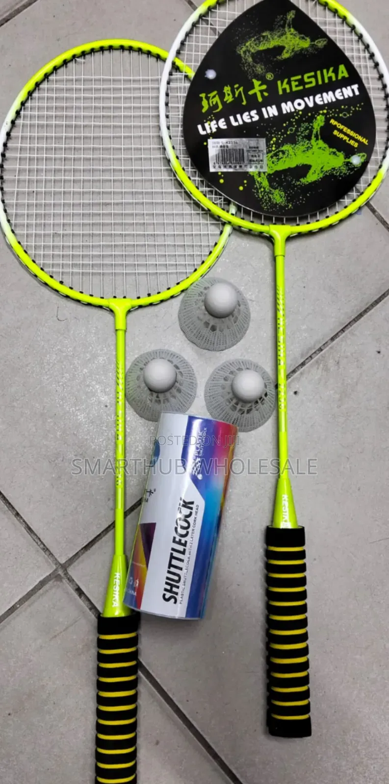 Badminton *2 Rackets *3 Shuttle Cock