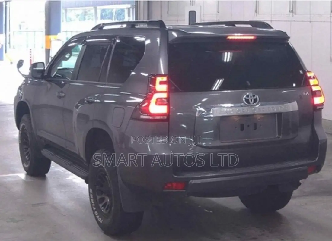 Toyota Land Cruiser Prado 2021 Gray